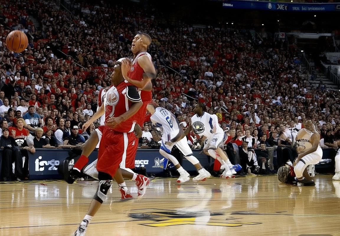 2012-2013赛季NBA勇士对马刺巅峰对决：火花四溅的篮球传奇(图2)