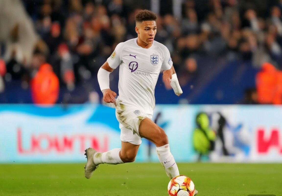 菲尔·福登：从青涩小将到英超巨星的成长之路(图3)